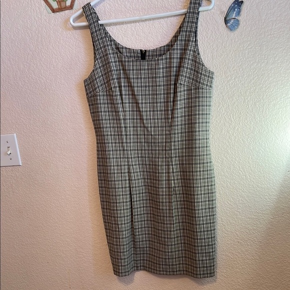 Gray and Black Sleeveless Square Neck Mini Dress - Picture 5 of 5